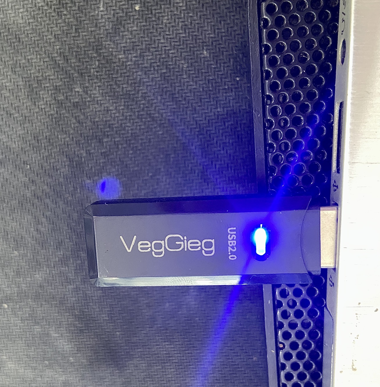 Đầu đọc thẻ USB 2.0 SD + TF Veggieg VC202