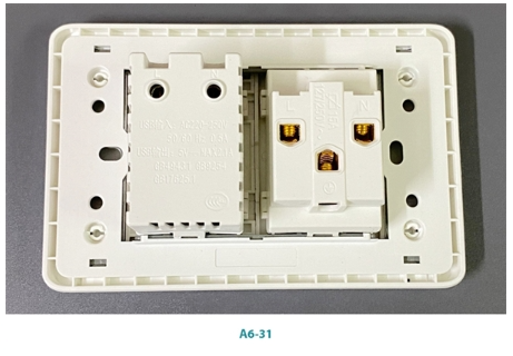 Mặt ổ cắm điện đơn 3 chấu đa năng và ổ cắm sạc USB 5V-2.1A novalink mã A6-31 màu trắng cao cấp